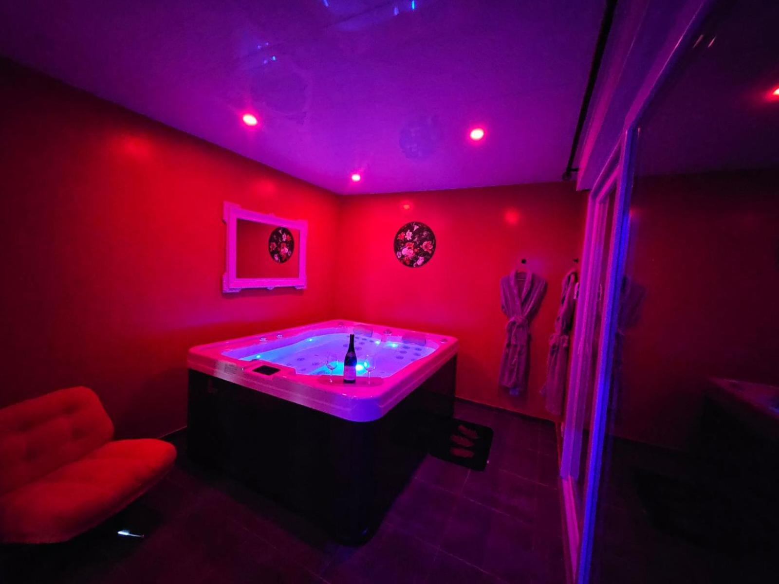 Bulles De Plaisir Hotel Saint-Maurice-l'Exil Ngoại thất bức ảnh